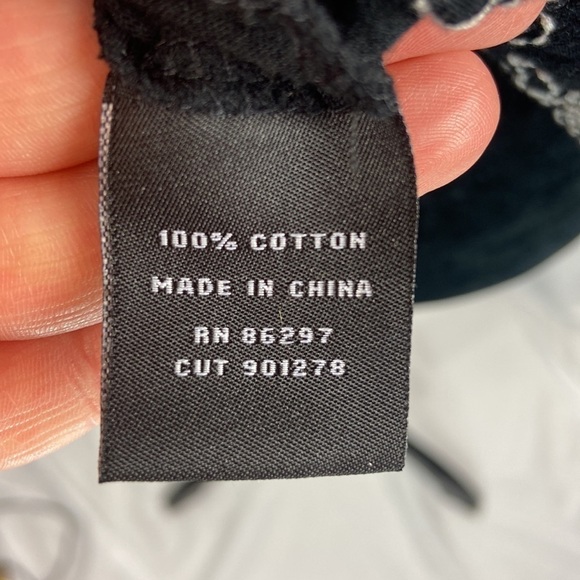 BCBG Max Azria 100% Cotton Black Tunic with Embroidered White Flower Detail - Picture 7 of 9